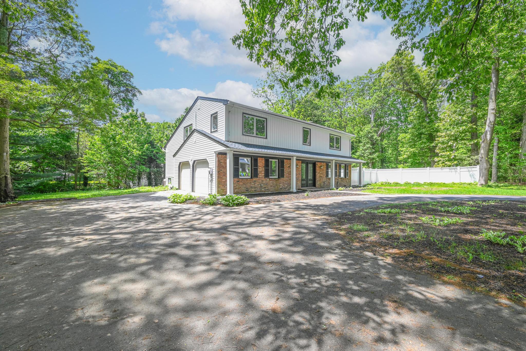 1 Parkhill Court, Huntington, New York image 3