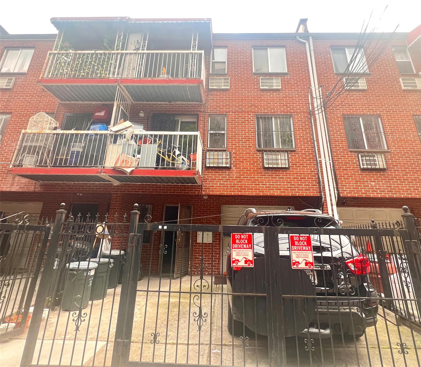 Case Street, Elmhurst, Queens, NY - 7 Bedrooms  
5 Bathrooms - 