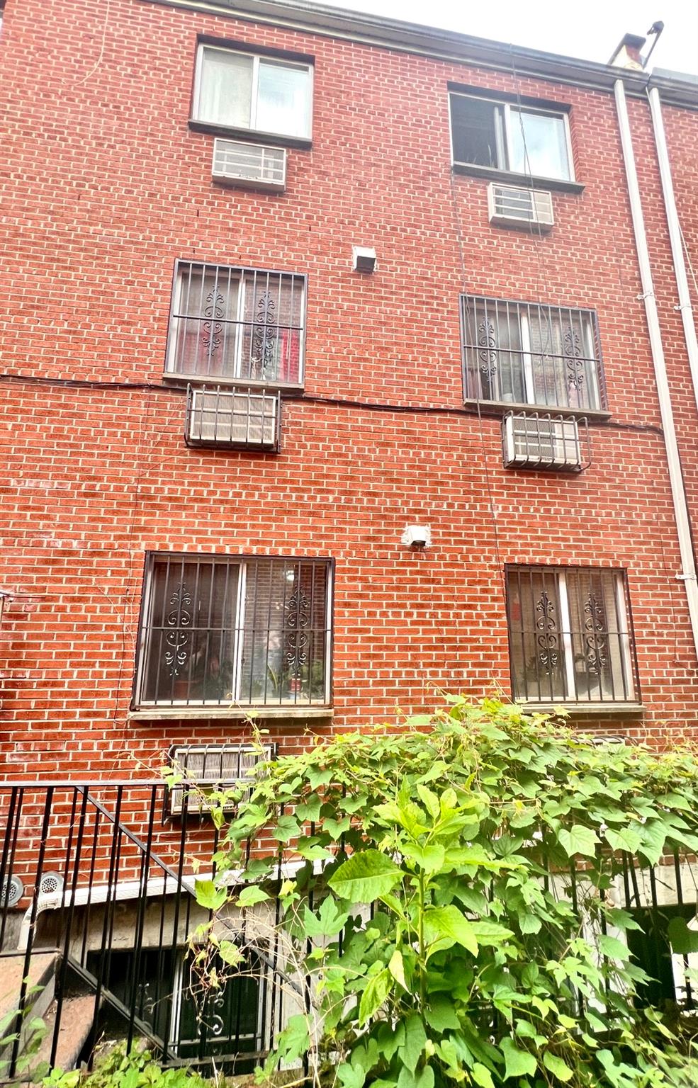 40-70 Case Street