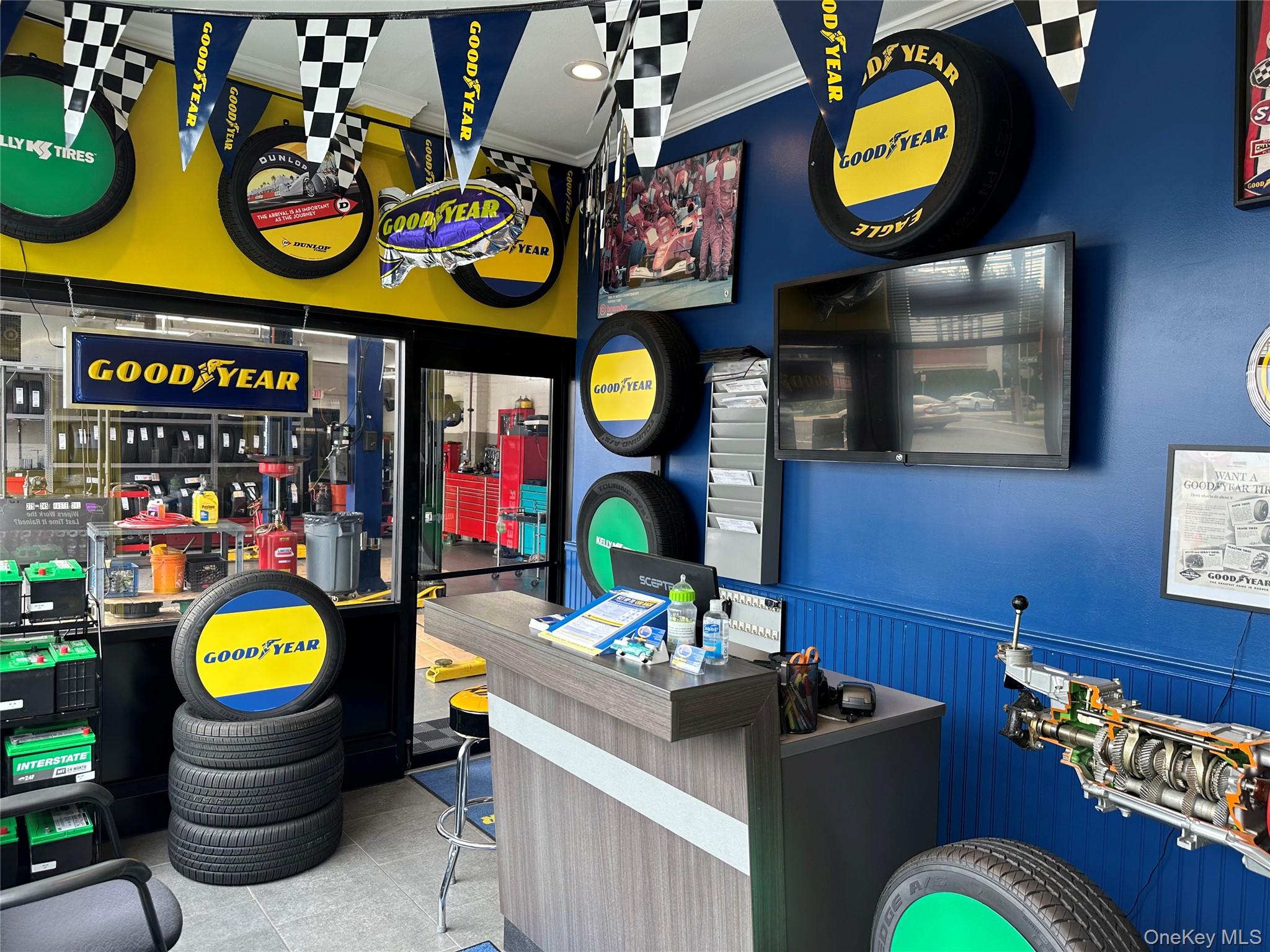 176 N Central Avenue