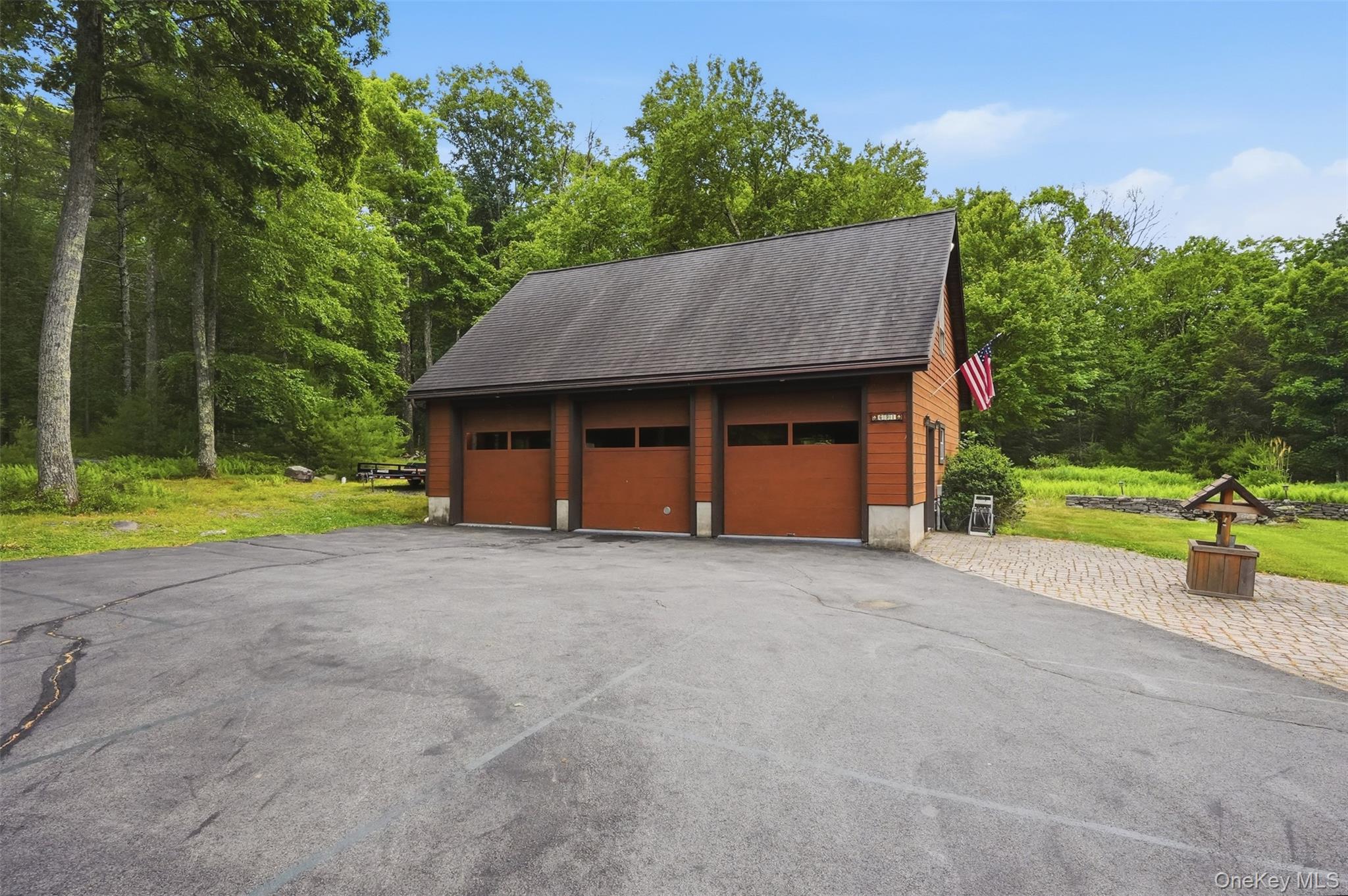 691 Peenpack Trail