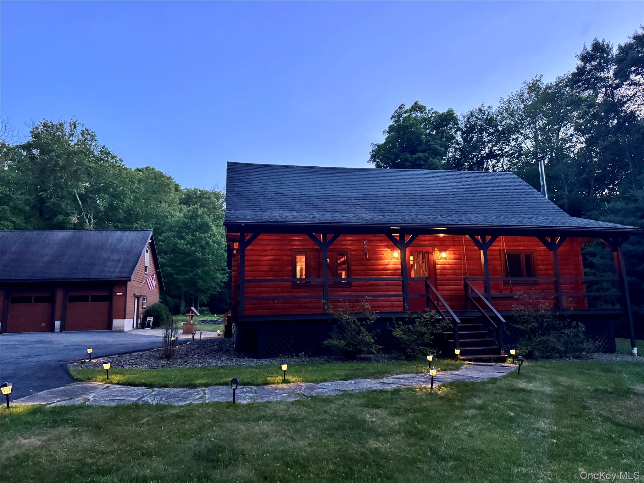 691 Peenpack Trail