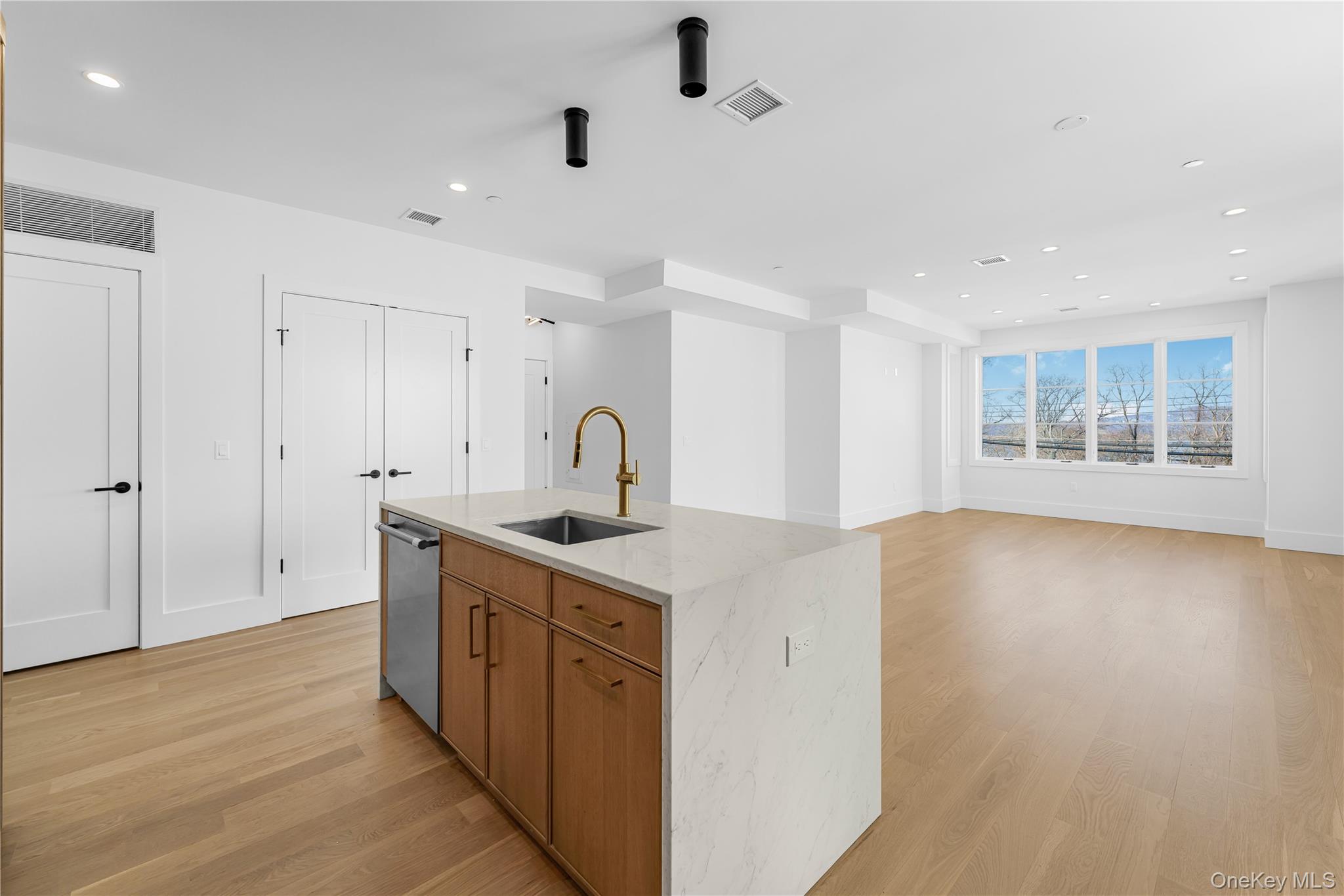 156 Palisade Street C