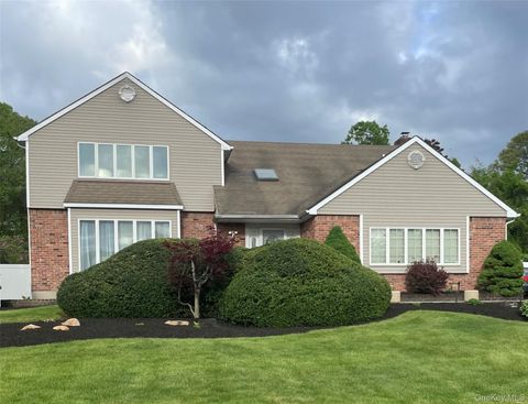 Photo of 9 Kimberly Avenue Avenue Ave, Farmingville, NY 11738 (MLS # 932748)