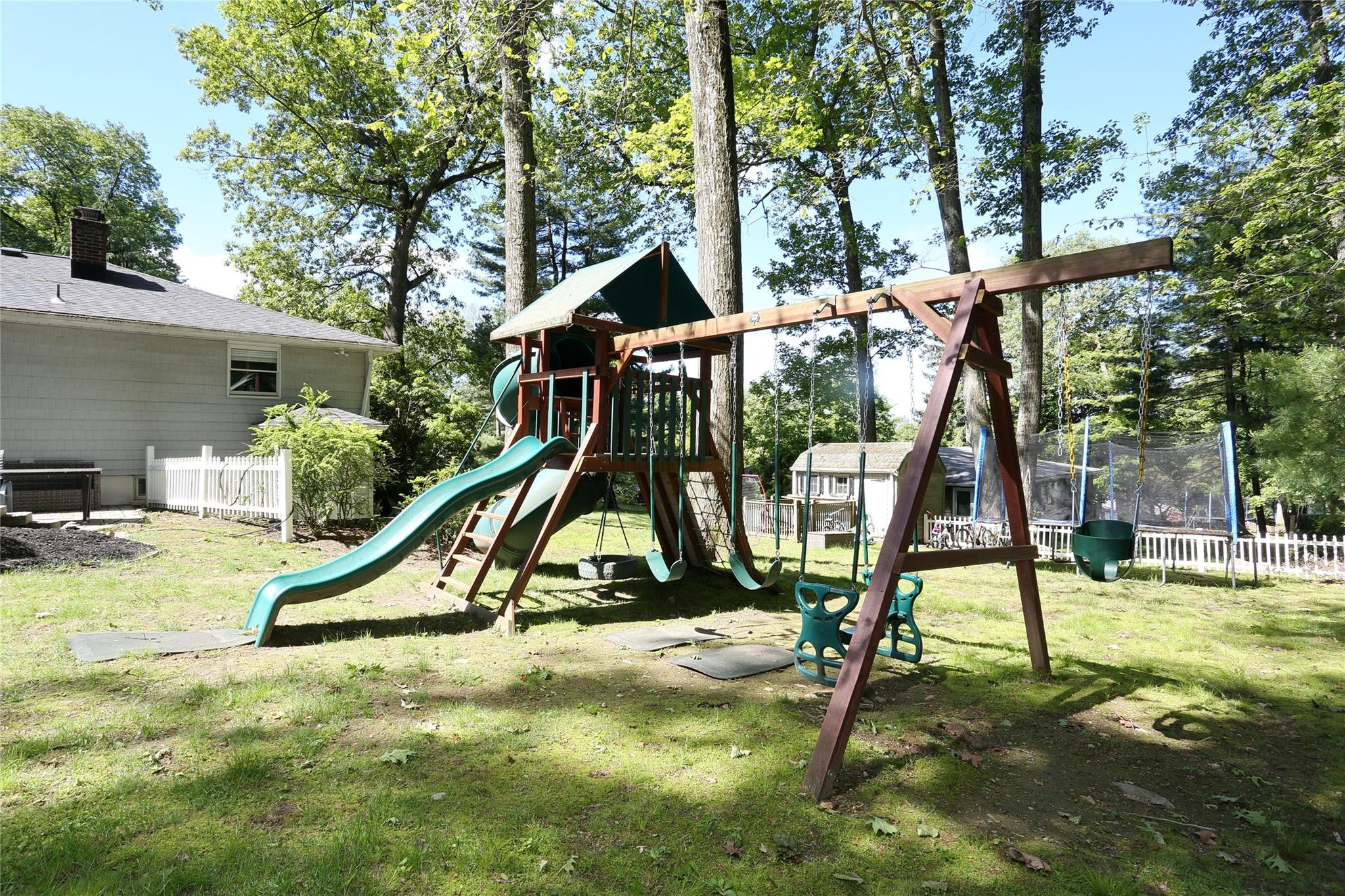 18 Oakwood Terrace, Spring Valley, New York image 40