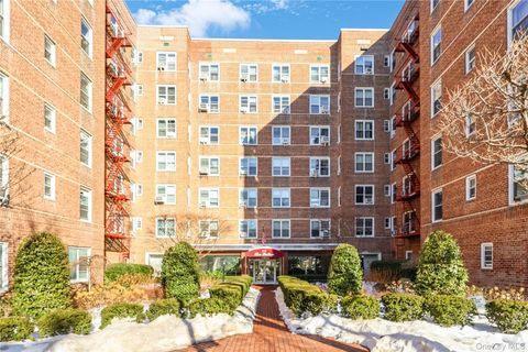 Photo of 64-11 99th Street #318, Rego Park, NY 11374 (MLS # 981377)