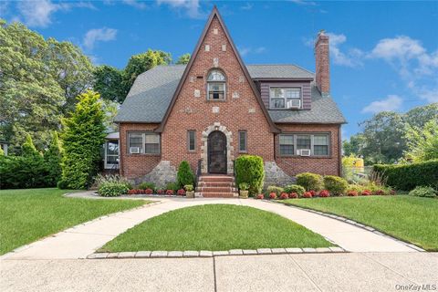 68 Fir Street Valley Stream NY 11580