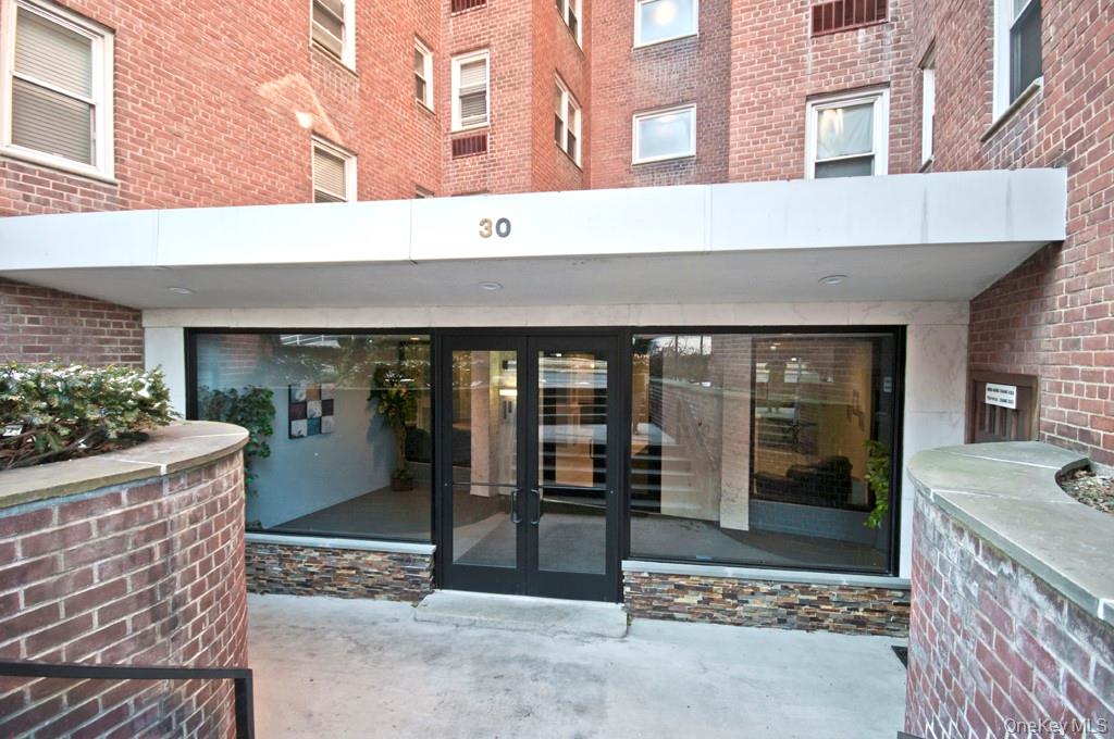 30 E Hartsdale Avenue 3E