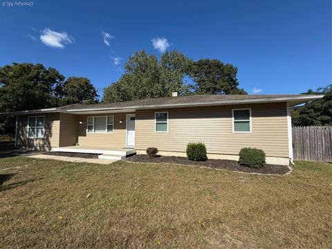 Photo of 9 Brushwood Drive, Shirley, NY 11967 (MLS # 919908)
