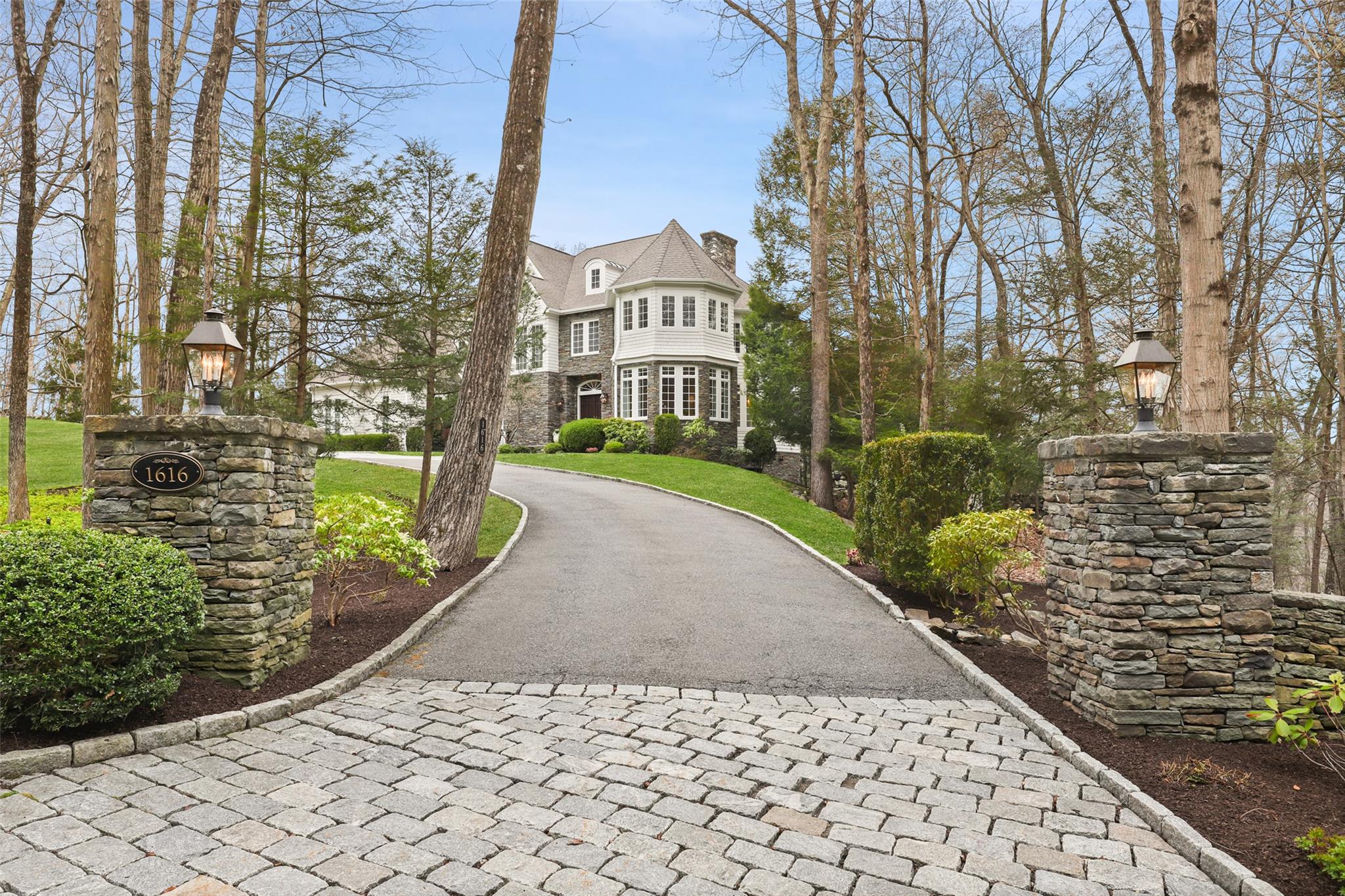1616 Hunterbrook Road, Yorktown Heights, New York image 2