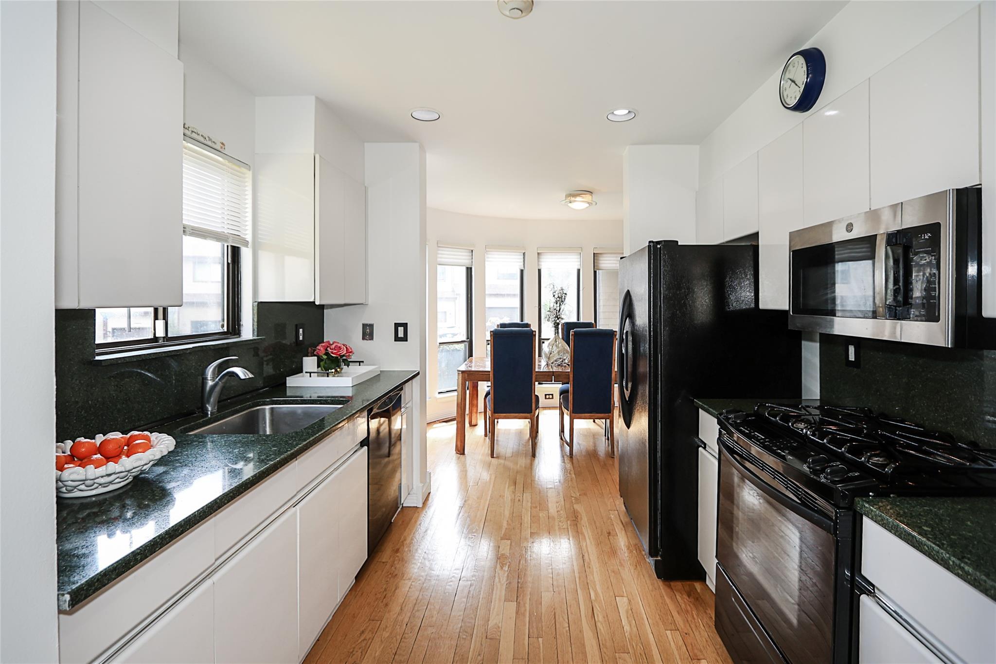 29 The Glen Dr #29, Glen Head, New York image 6