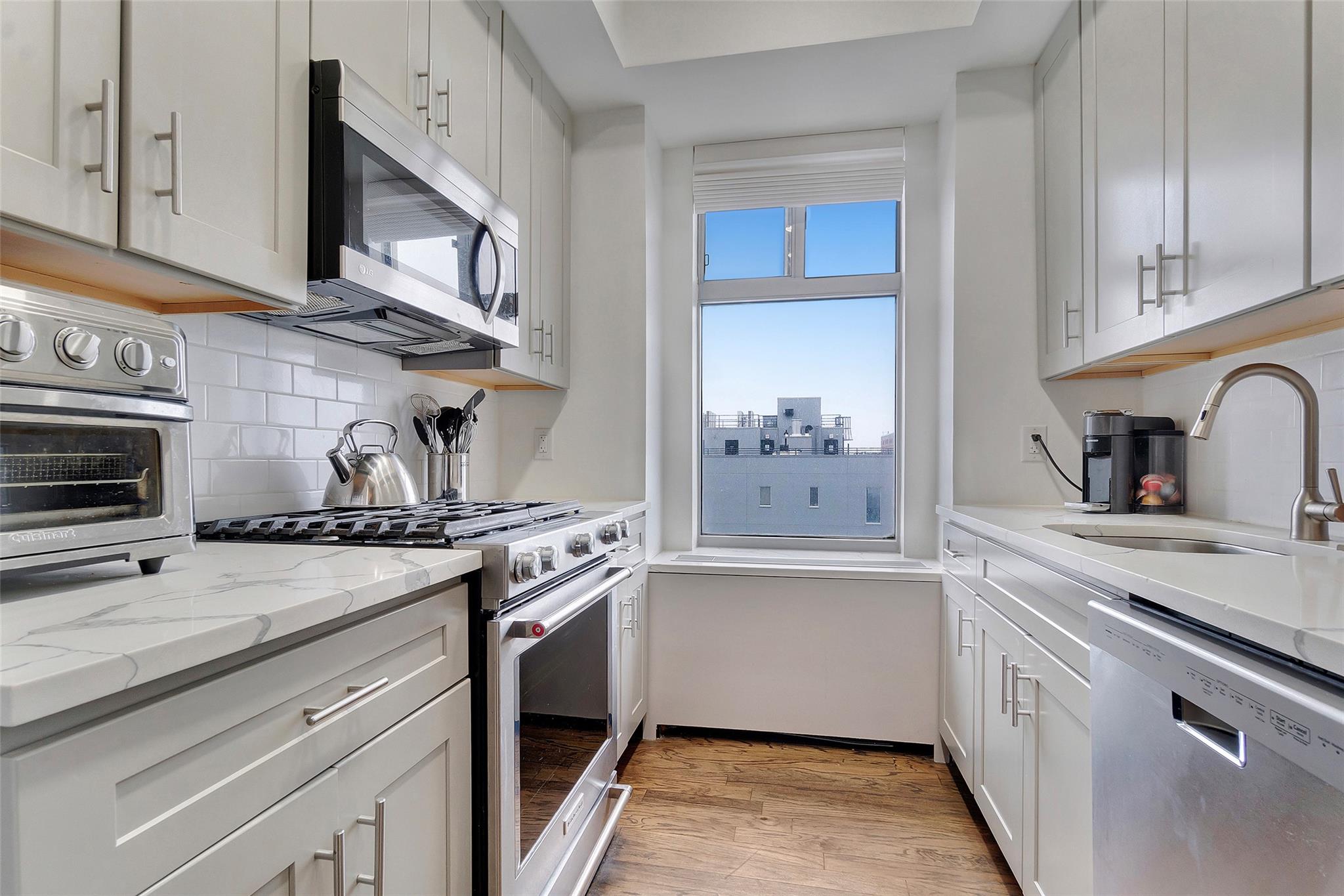 151 Beach 96th Street #5D, Rockaway Beach, New York image 5