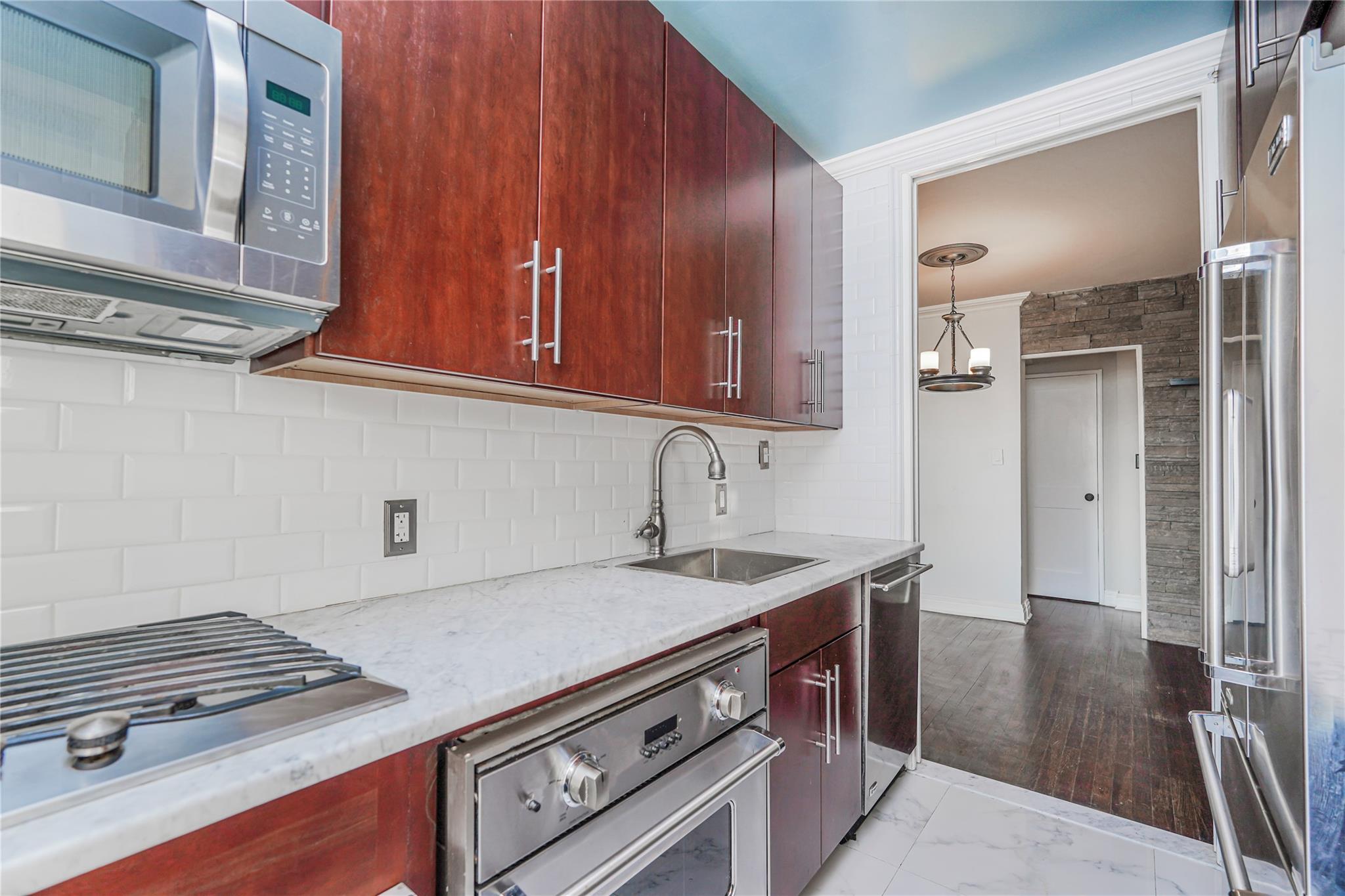 Rockaway Park, New York 11694, United States, 1 Bedroom Bedrooms, ,1 BathroomBathrooms,Residential,Active,6566