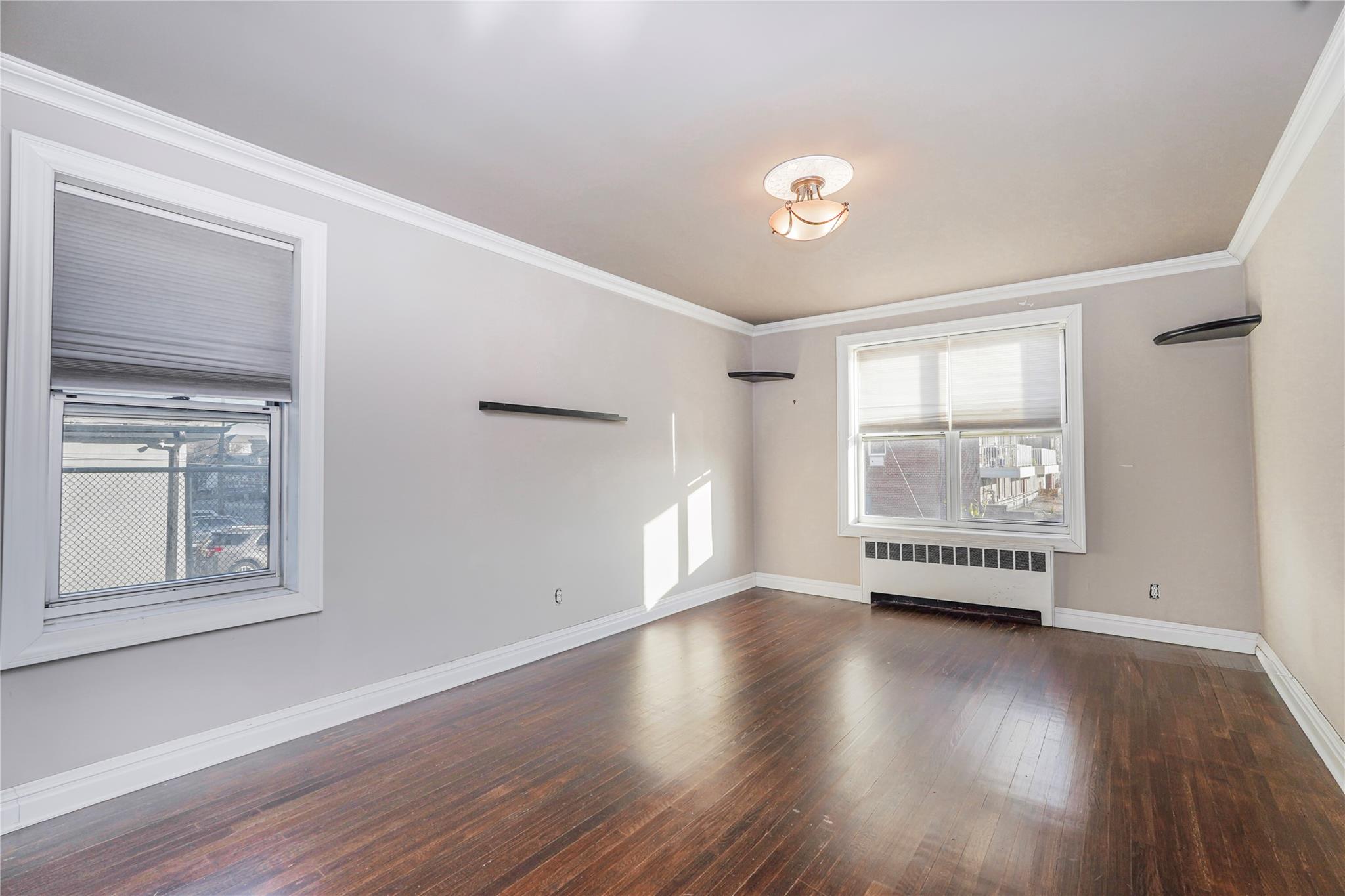 Rockaway Park, New York 11694, United States, 1 Bedroom Bedrooms, ,1 BathroomBathrooms,Residential,Active,6566