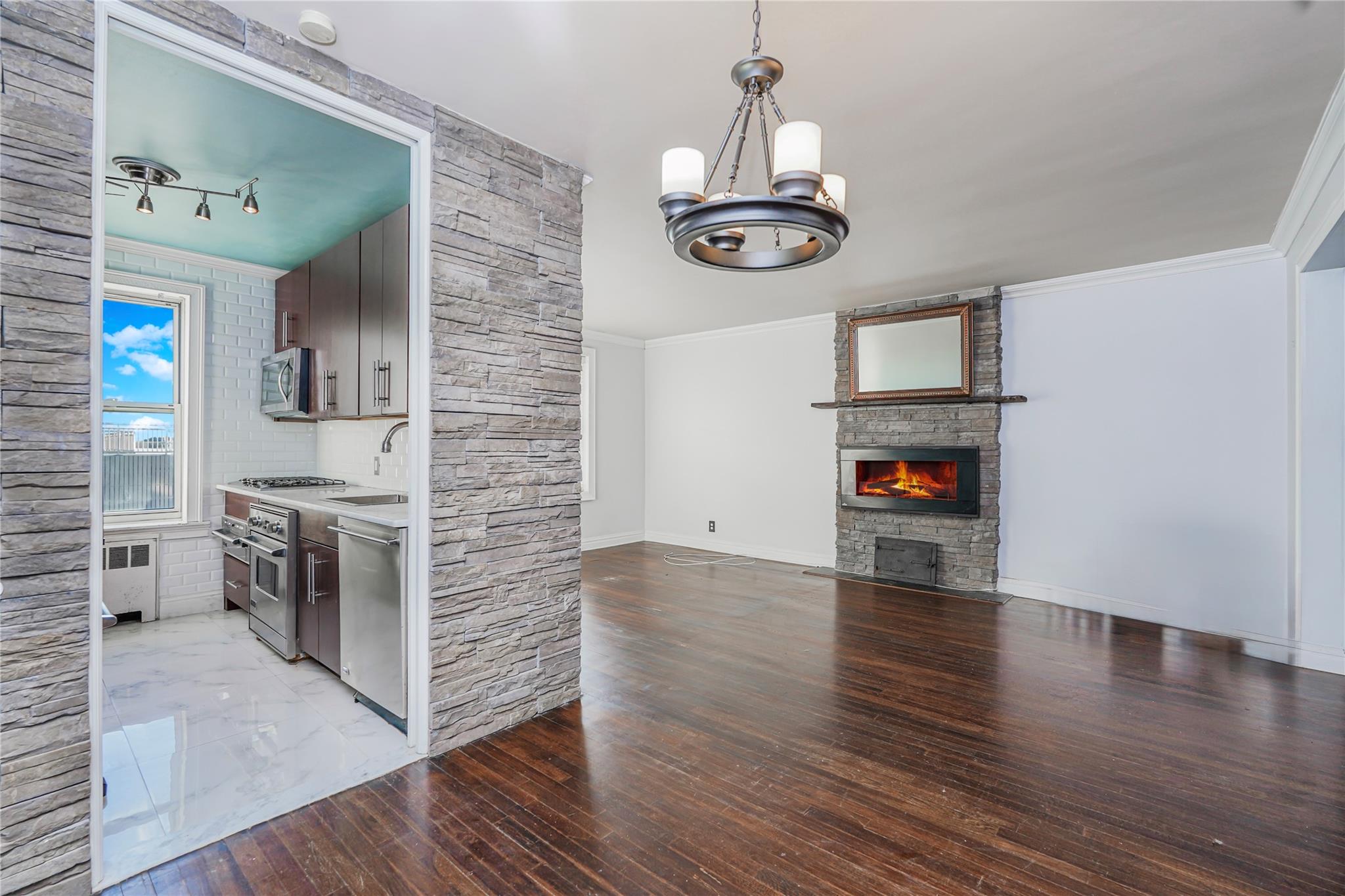 Rockaway Park, New York 11694, United States, 1 Bedroom Bedrooms, ,1 BathroomBathrooms,Residential,Active,6566