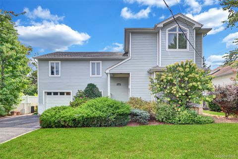 2070 Beverly Way Merrick NY 11566