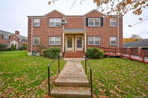 69-25 215th A Bayside NY 11364