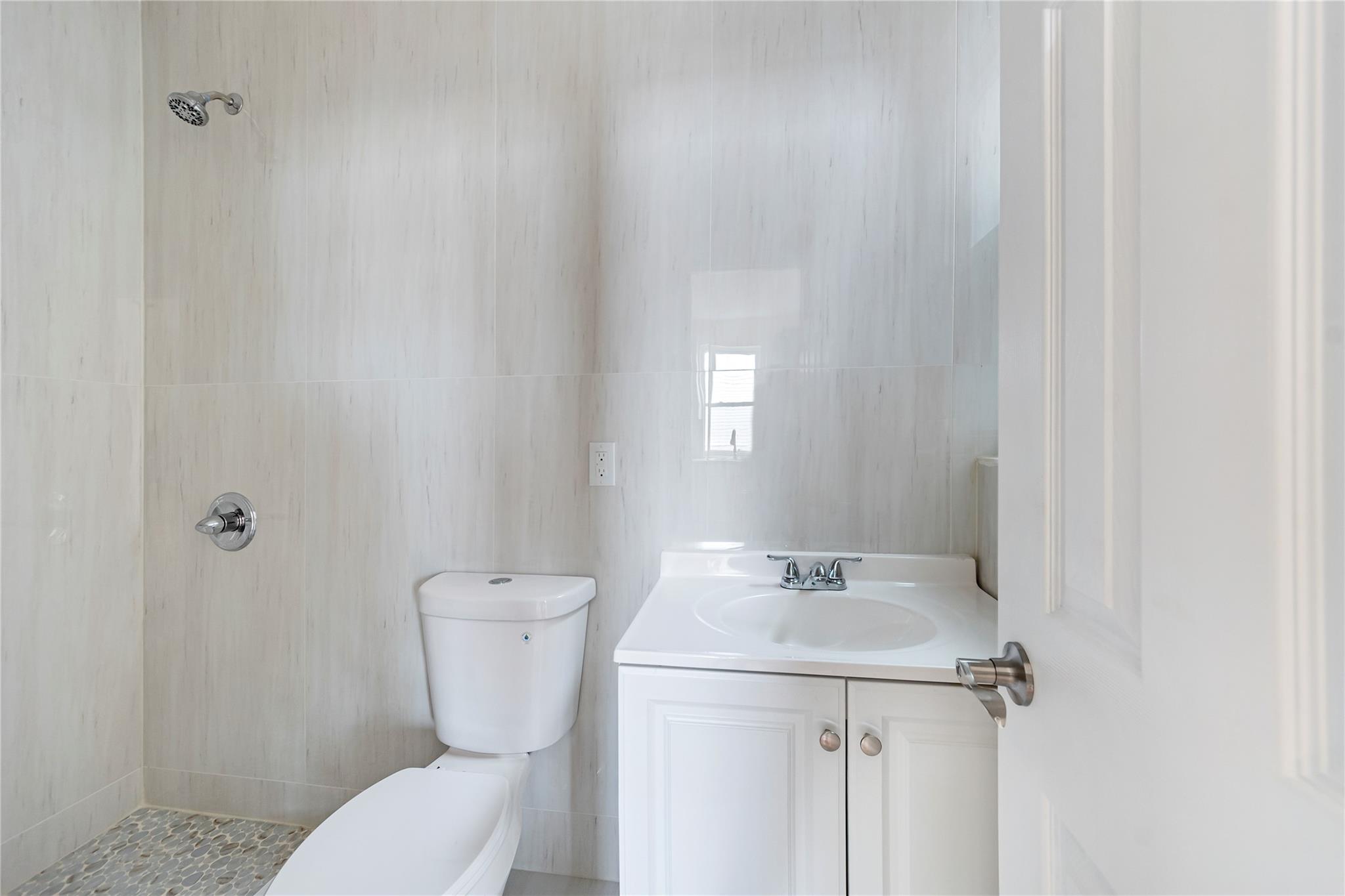 2547 Radcliff Avenue