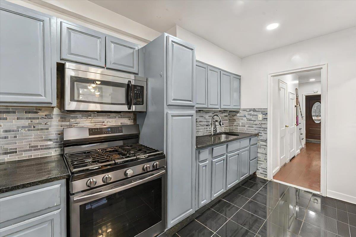 1077 Adee Avenue, Bronx, New York image 6