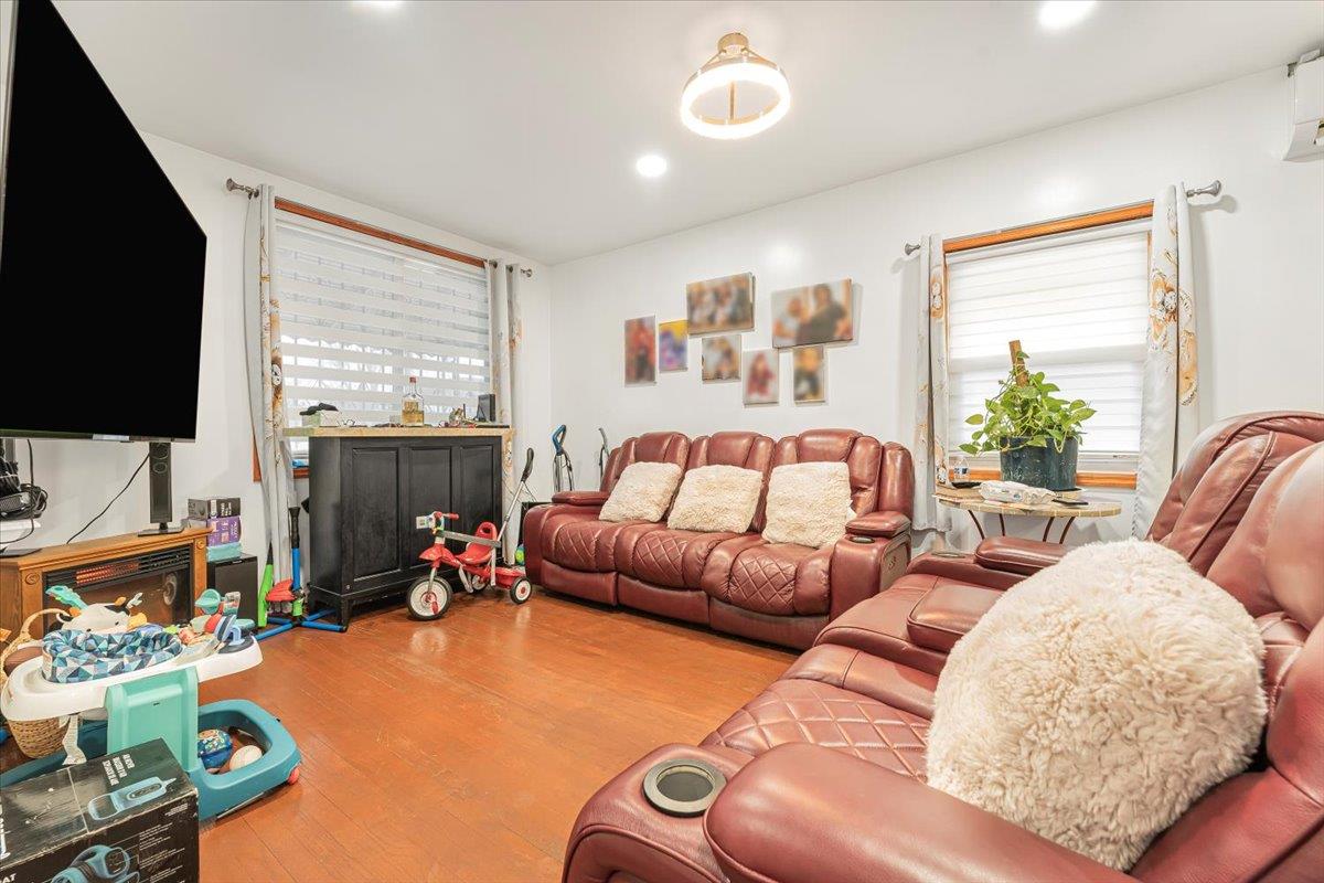 1077 Adee Avenue, Bronx, New York image 2