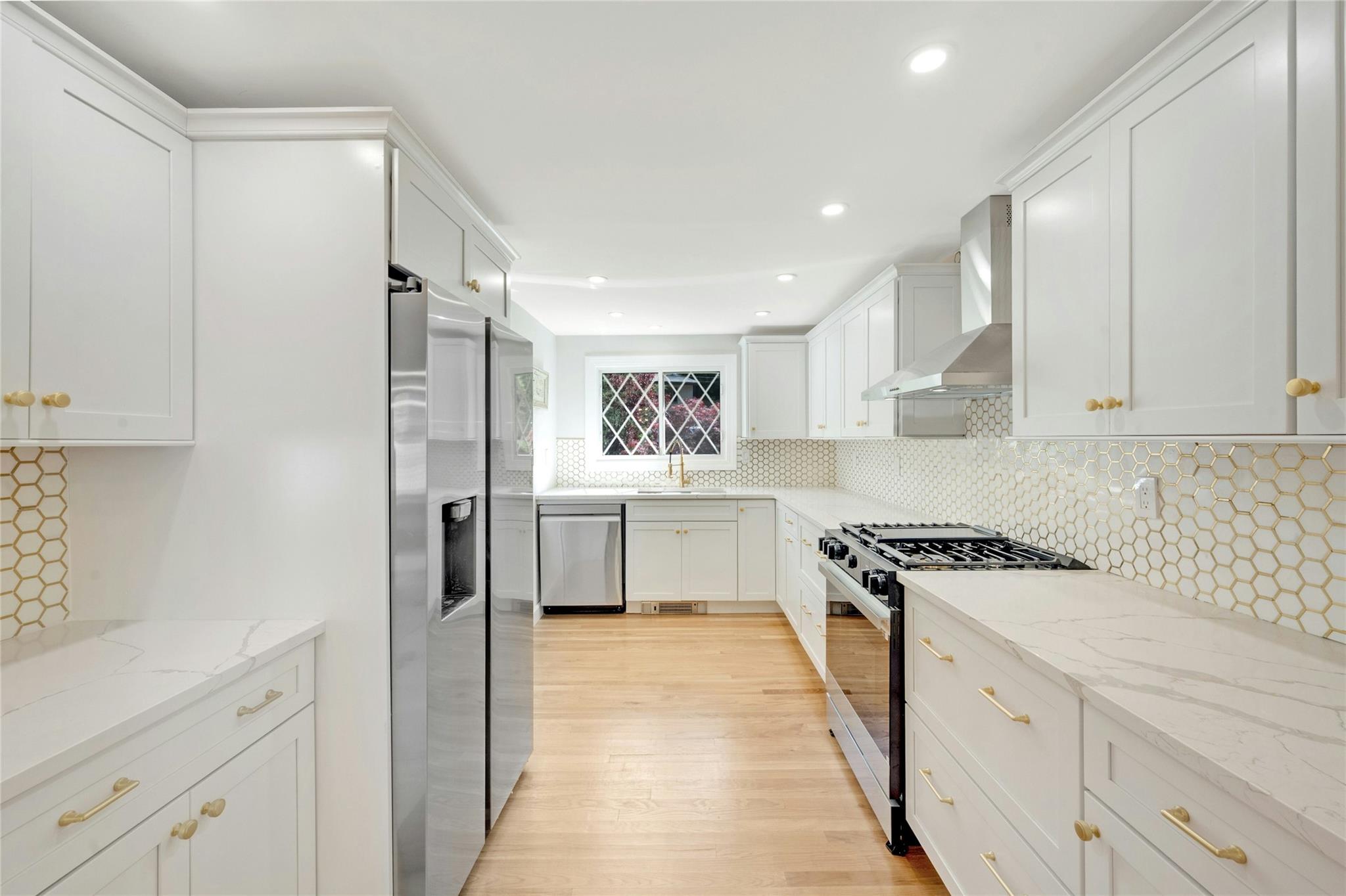 77 Greenwood Lane, White Plains, New York image 11