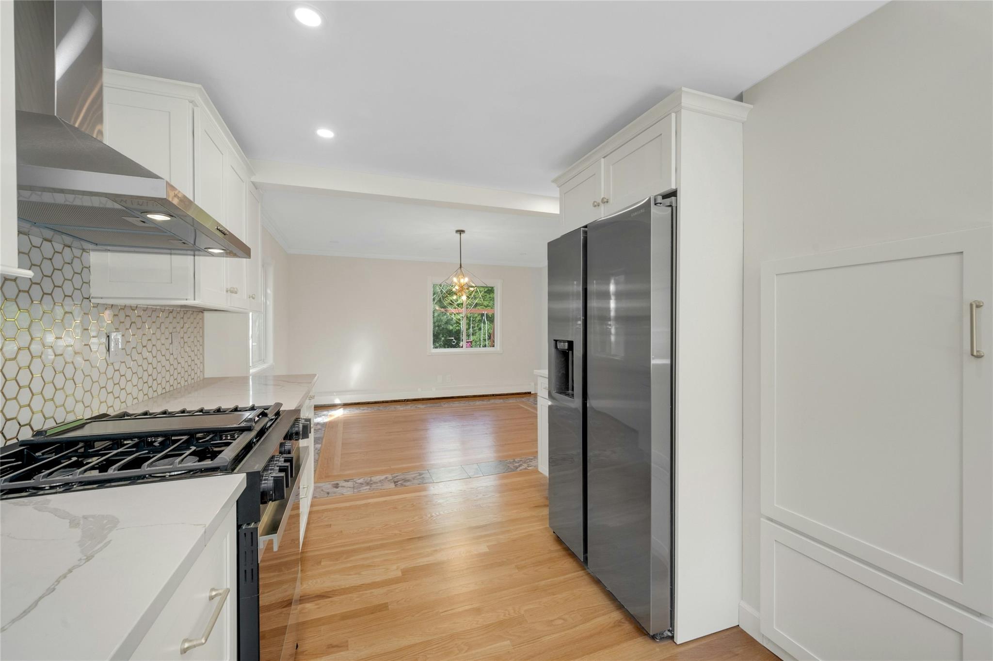 77 Greenwood Lane, White Plains, New York image 14