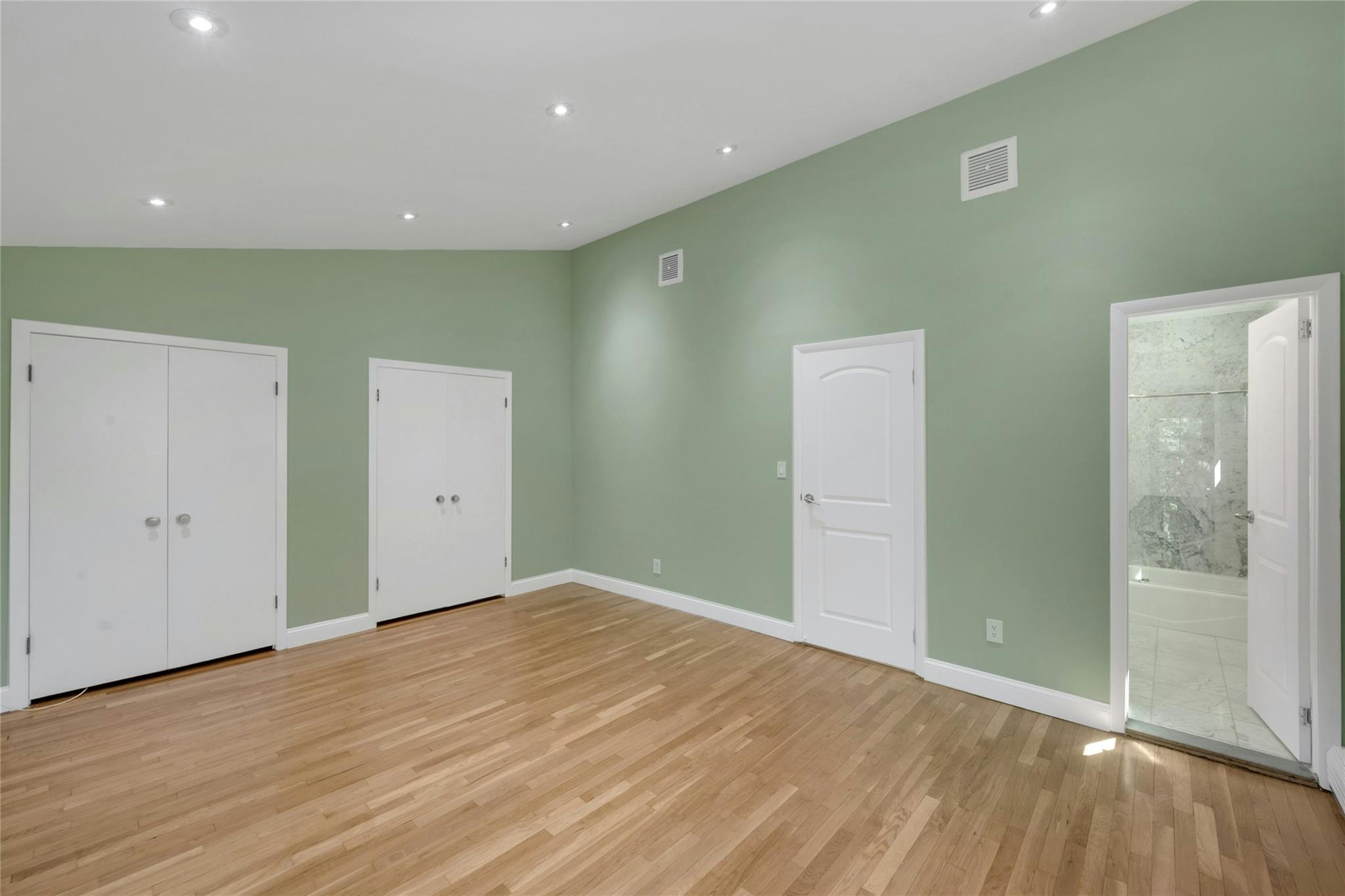 77 Greenwood Lane, White Plains, New York image 24