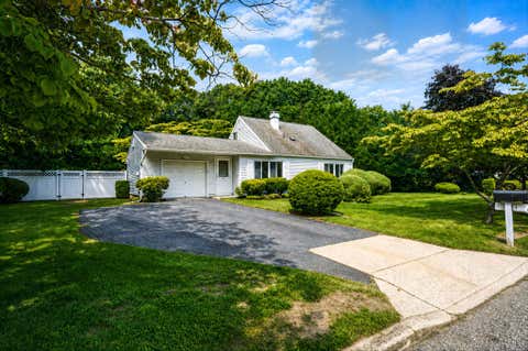 Homes For Sale - 1050 Sipp Avenue<br/> Medford, NY 11763