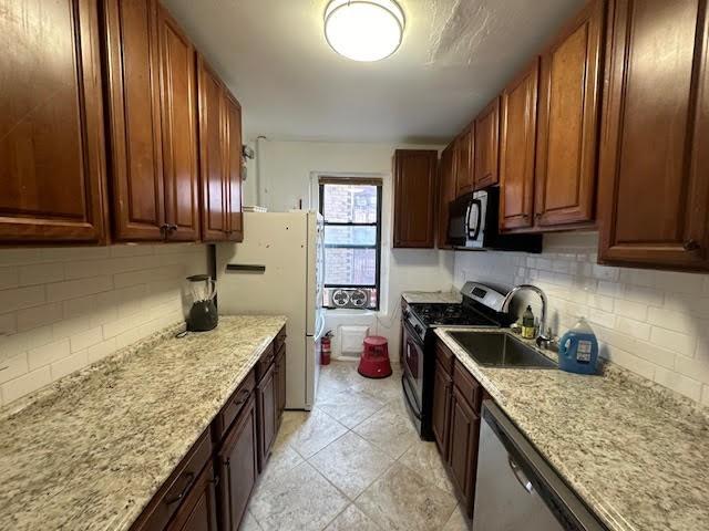 Rental Property at Fulton Ave Avenue 2A, Bronx, New York - Bedrooms: 3 
Bathrooms: 1  - $3,400 MO.