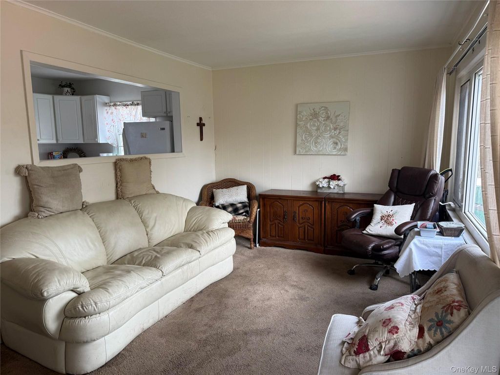 Photo of 21 Independence Avenue, Babylon, NY 11702 (MLS # 986531)