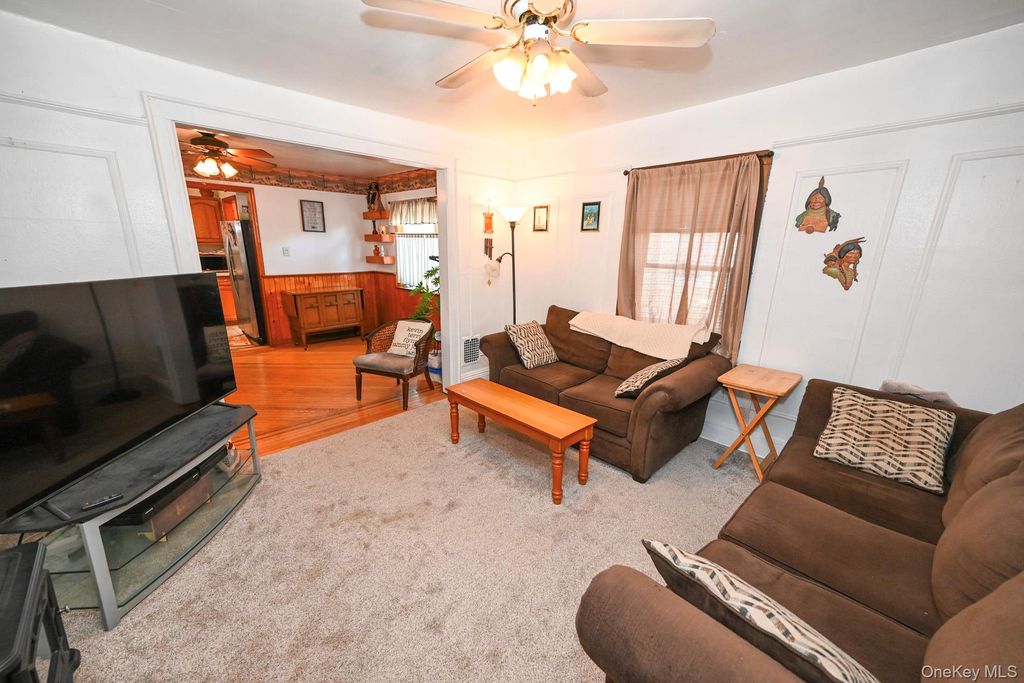 Photo of 165 Cochran Place, Valley Stream, NY 11581 (MLS # 950668)