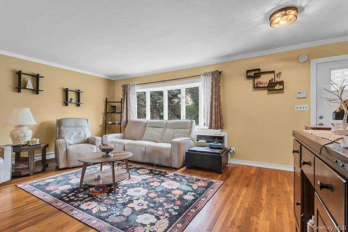 8 N Summit Drive