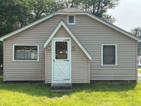 Homes For Sale - 13 E Pierce Avenue<br/> Smallwood, NY 12720