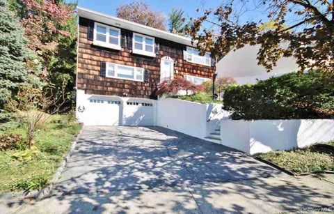 Photo of 502 Bronxville Road, Bronxville, NY 10708 (MLS # 1066298)