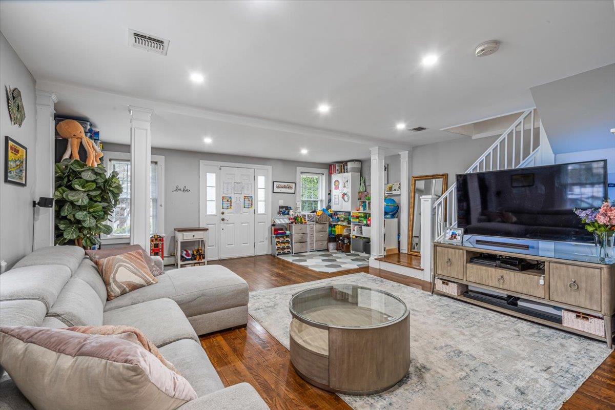 4 2nd Street, Glenwood Landing, New York image 3