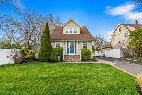 4 2nd Street, Glenwood Landing, NY 11547 - MLS#: 846425