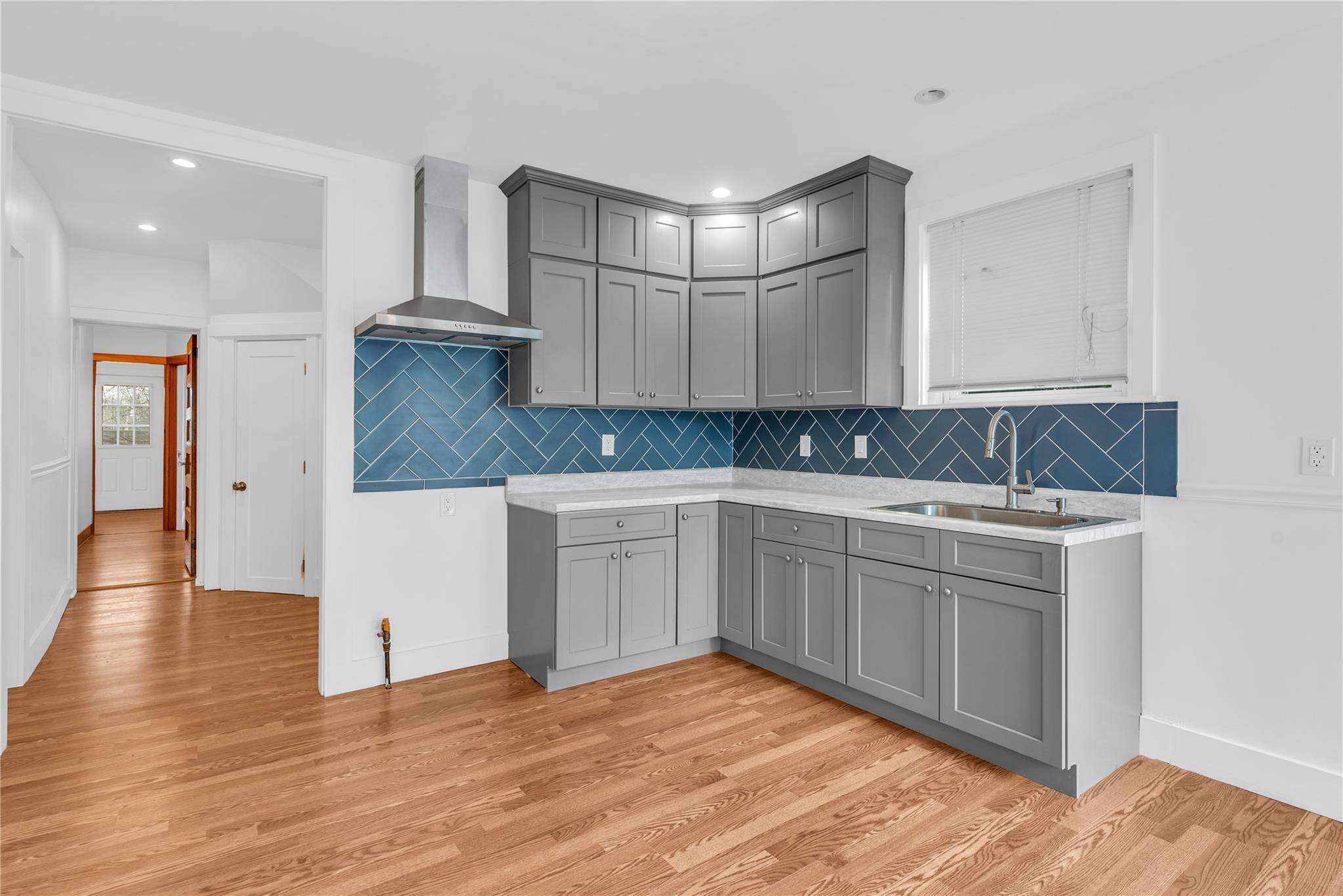 Maple Avenue 1, Rye, New York - 4 Bedrooms  
1 Bathrooms  
6 Rooms - 