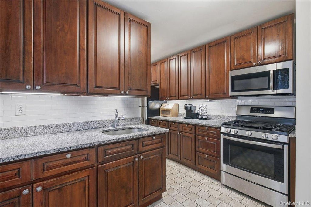 Photo of 4380 Vireo Avenue #4T, Bronx, NY 10470 (MLS # 1057750)