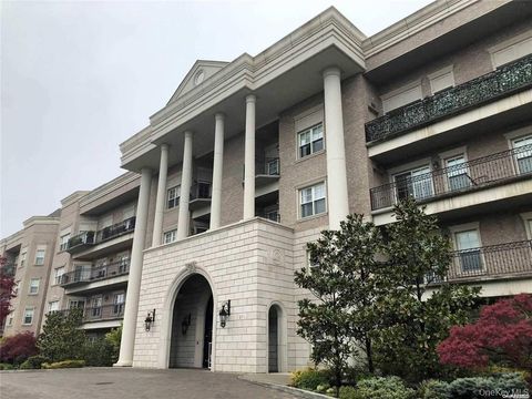 Condo For Sale - 260 Central Ave #135<br/> Lawrence, NY 11559