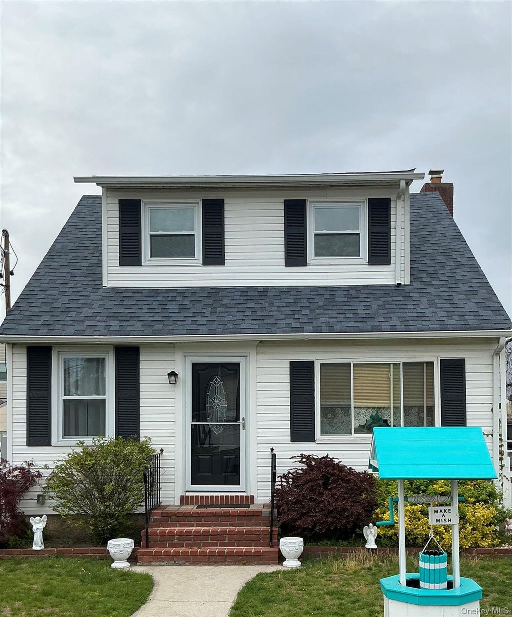 Photo of 646 Benris Avenue, Franklin Square, NY 11010 (MLS # 993752)