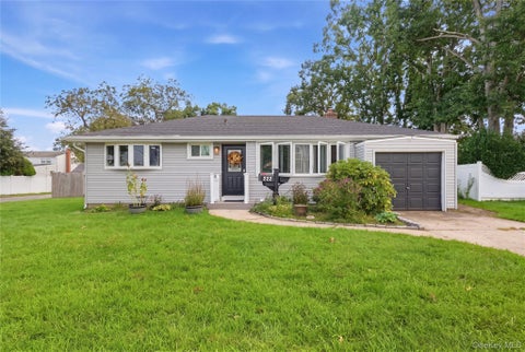 Homes For Sale - 222 Jerusalem Avenue<br/> Massapequa, NY 11758