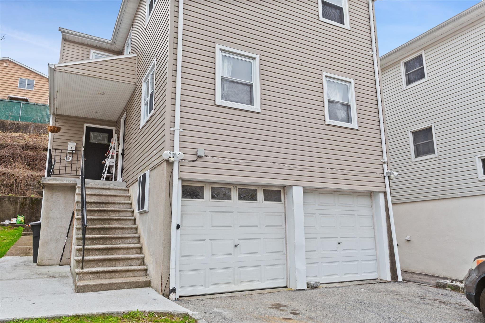 Dell Street, Sleepy Hollow, New York - 7 Bedrooms  
3 Bathrooms - 