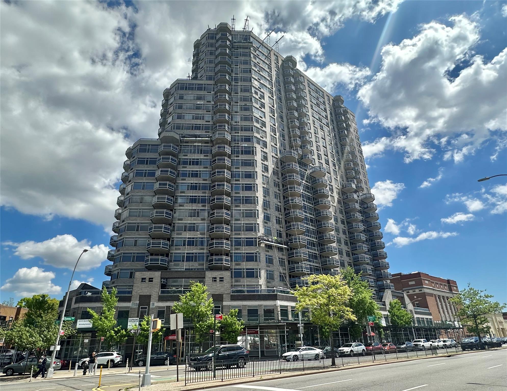 Property for Sale at Queens Boulevard Blvd 19C, Forest Hills, Queens, NY - Bedrooms: 2 
Bathrooms: 2 
Rooms: 5  - $1,299,888