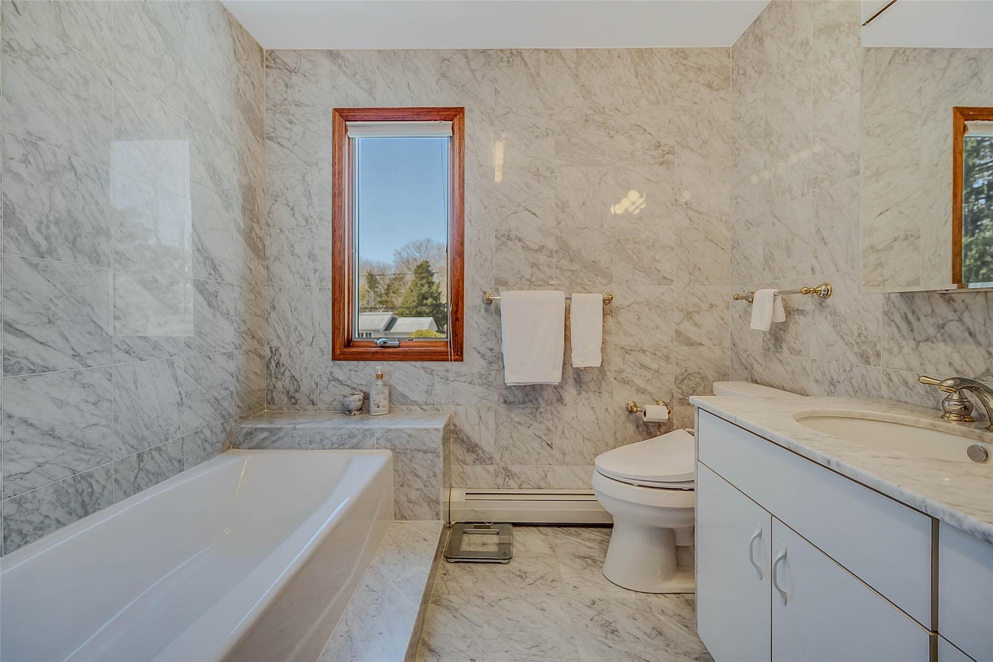 1085 Gin Lane, Southold, New York image 25