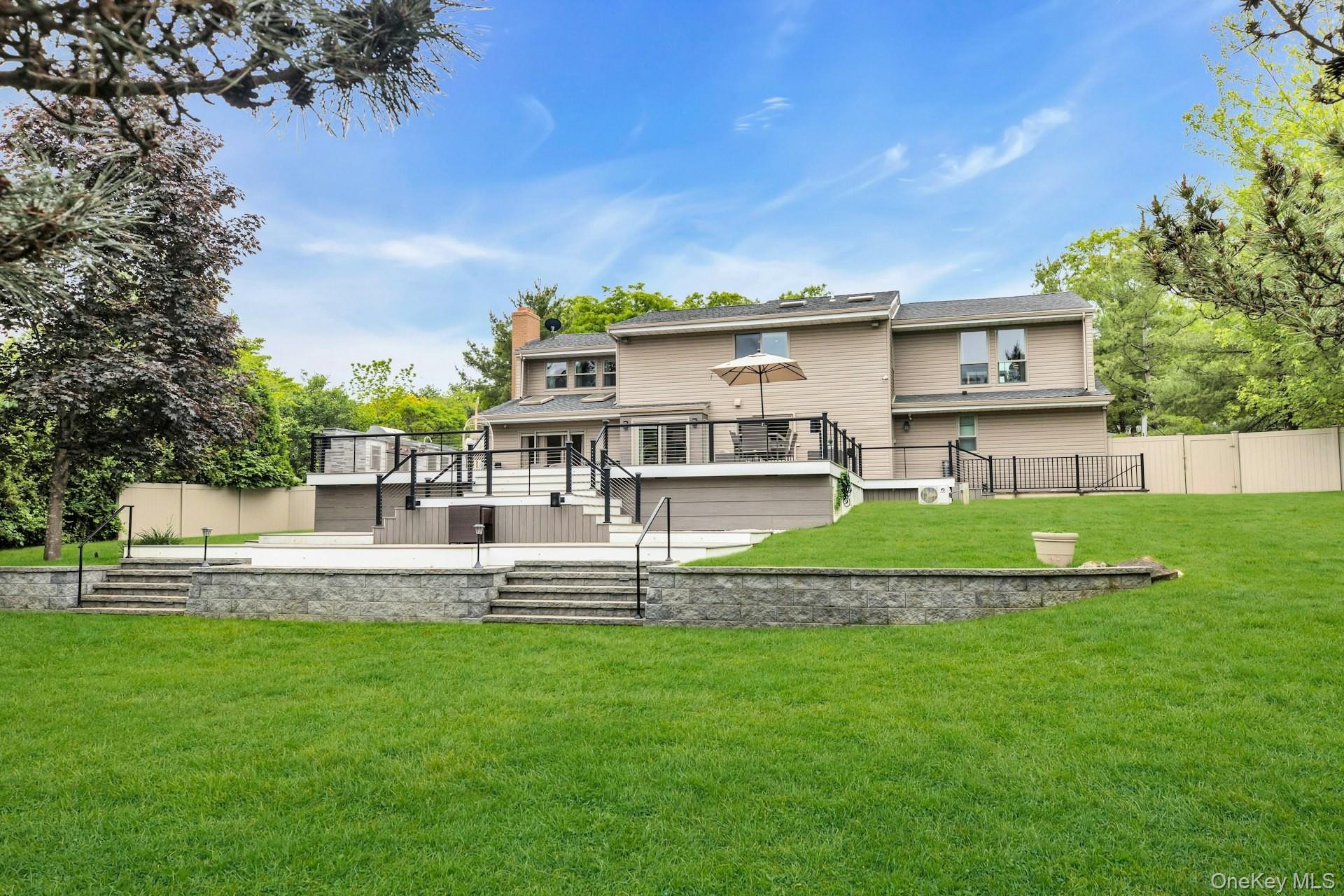 9 Hill And Tree Court