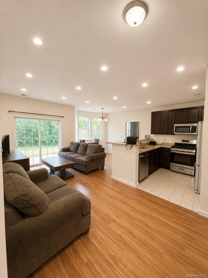 601 Commons Lane