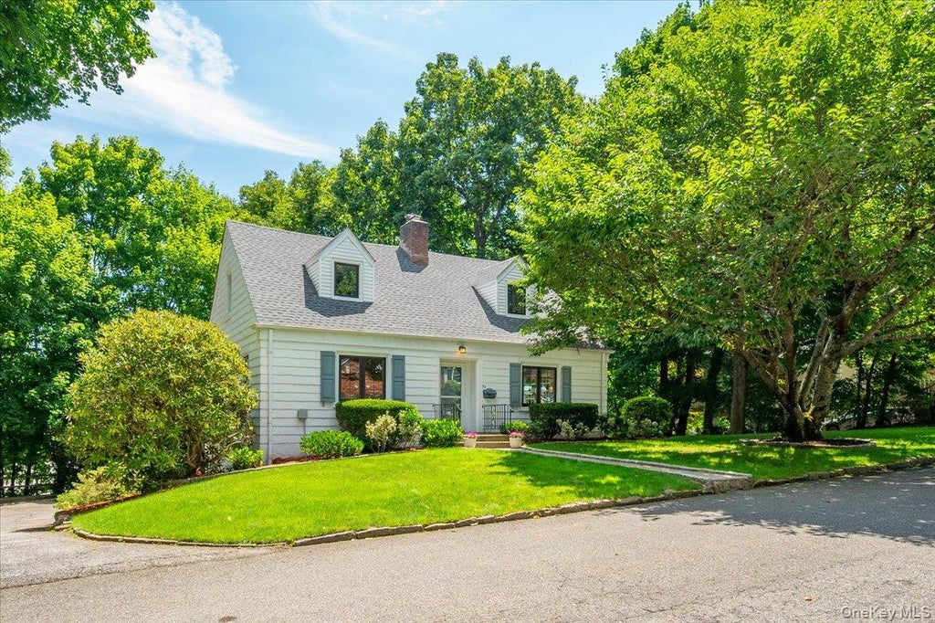 Photo of 55 Argyle Road, Scarsdale, NY 10583 (MLS # 1024181)