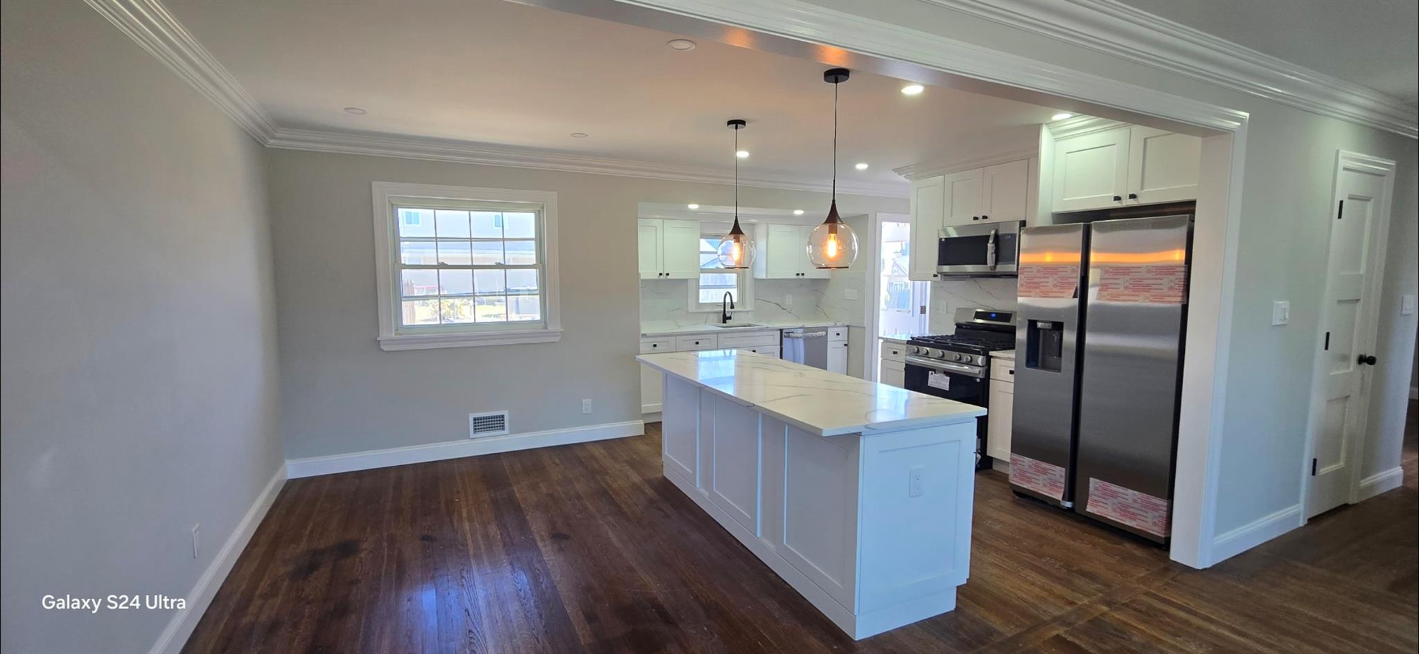 125 Burlington Avenue, Deer Park, New York image 16