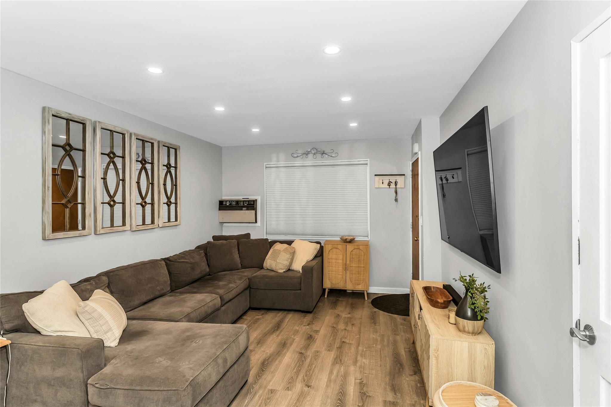 249-12 57th Ave Ave #257, Little Neck, New York image 2