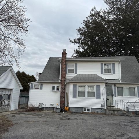 305 Route 109, West Babylon, NY 11704 - MLS#: 832043
